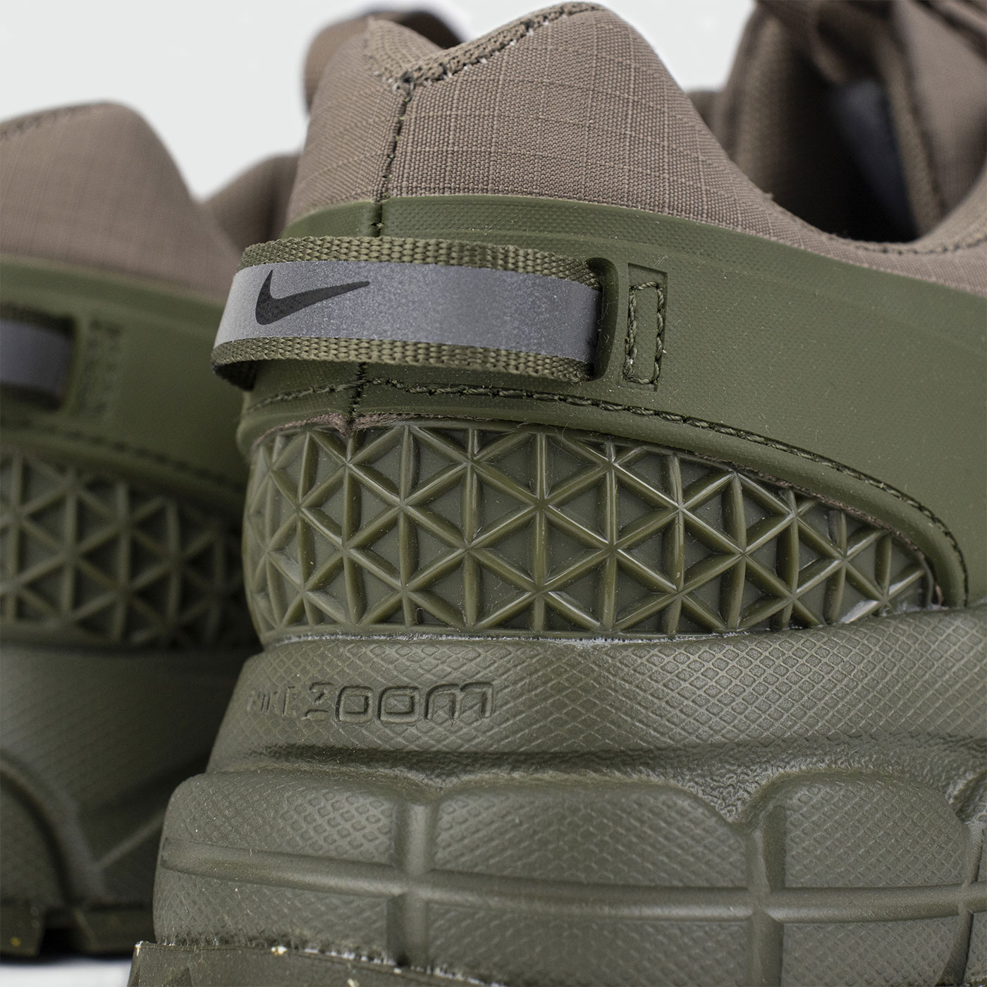 Кроссовки Nike Zoom Vomero 5 Roam Olive